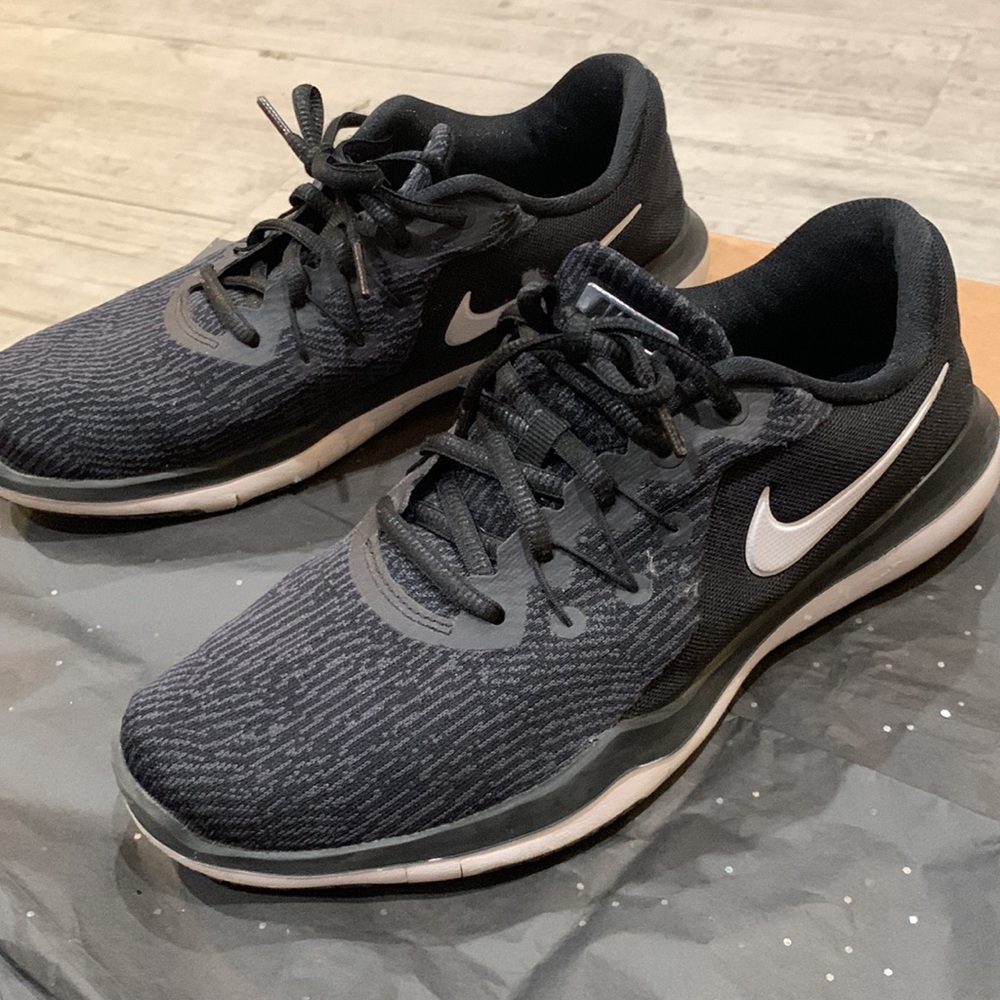 Nike black running shoes - Picture 4 of 4